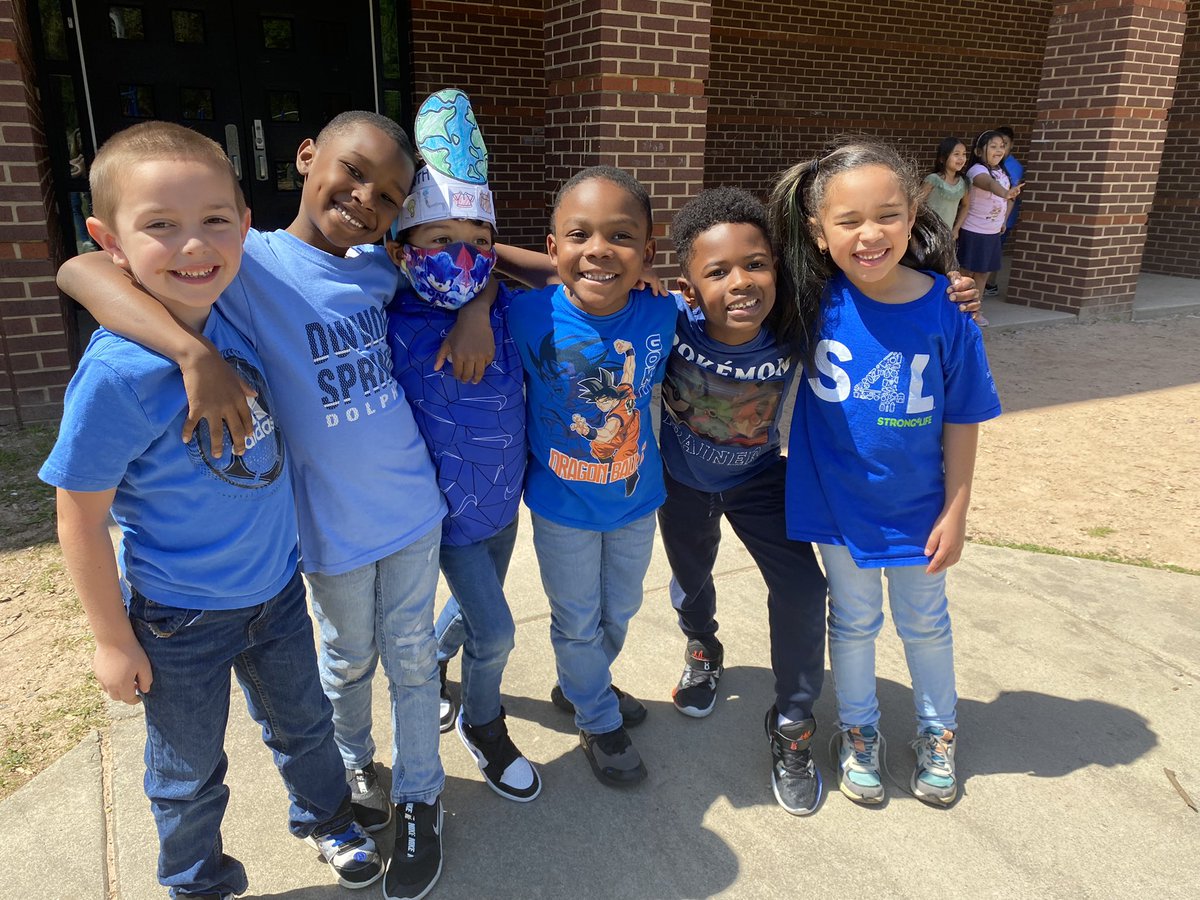 MrsMcNatt's tweet photo. Our Alphabet Countdown has gotten off to an amazing start! We’ve loved animal day, wearing all blue for DSES, having crazy hair, and enjoying a dance party! 💙🕺🐶🐾 #AlphabetCountdown https://t.co/H3Moca7q1C