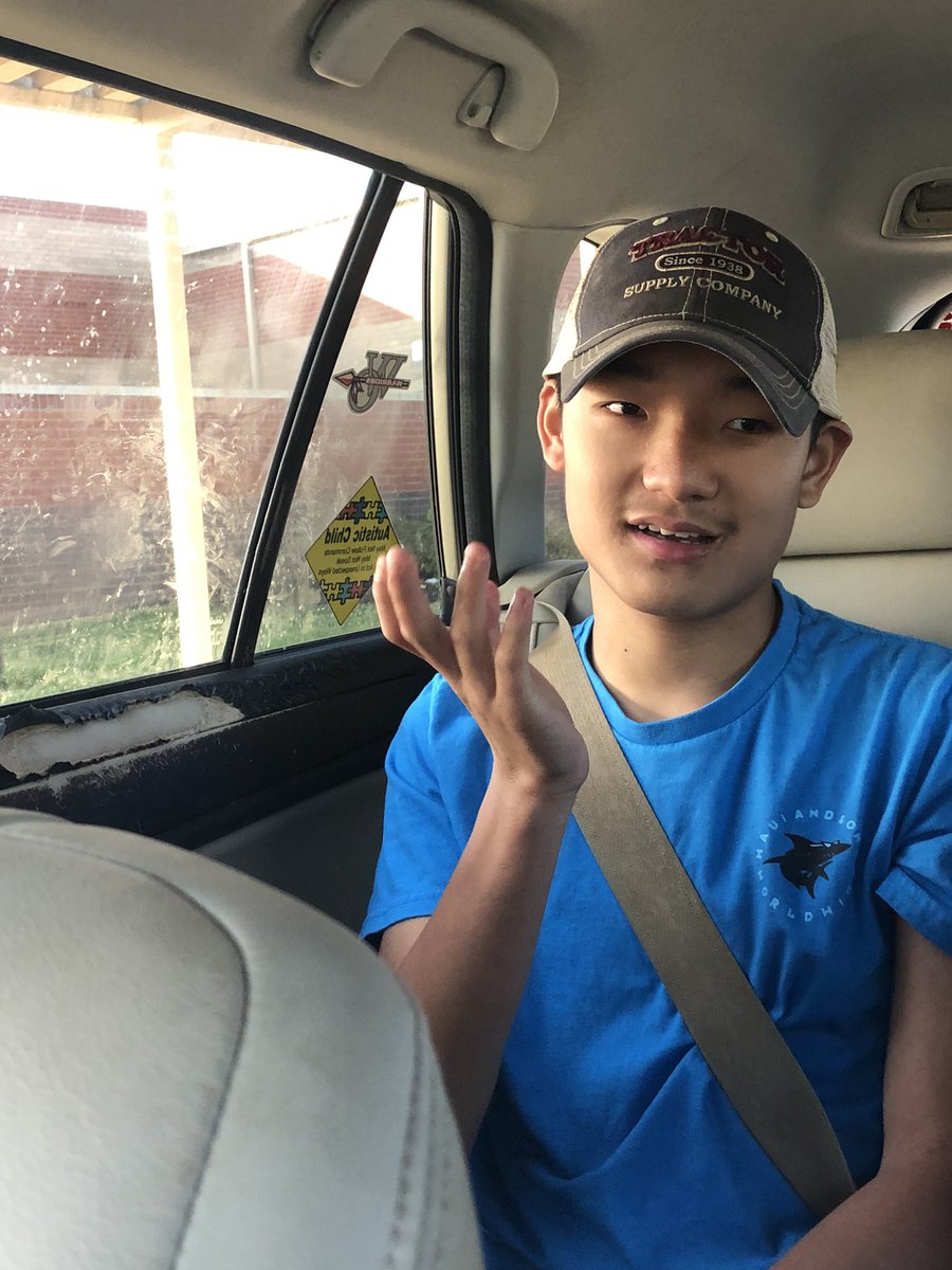 k9kayaks's tweet photo. #SpiritWeek at @1Warrior_WOMS @OconeeSC_school
#MaxSmiles chose to wear my #yardworkhat ππβ€οΈ
#WarriorSpringGames https://t.co/eWTq9JRe63