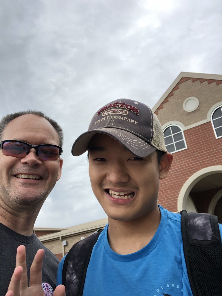 k9kayaks's tweet photo. #SpiritWeek at @1Warrior_WOMS @OconeeSC_school
#MaxSmiles chose to wear my #yardworkhat ππβ€οΈ
#WarriorSpringGames https://t.co/eWTq9JRe63