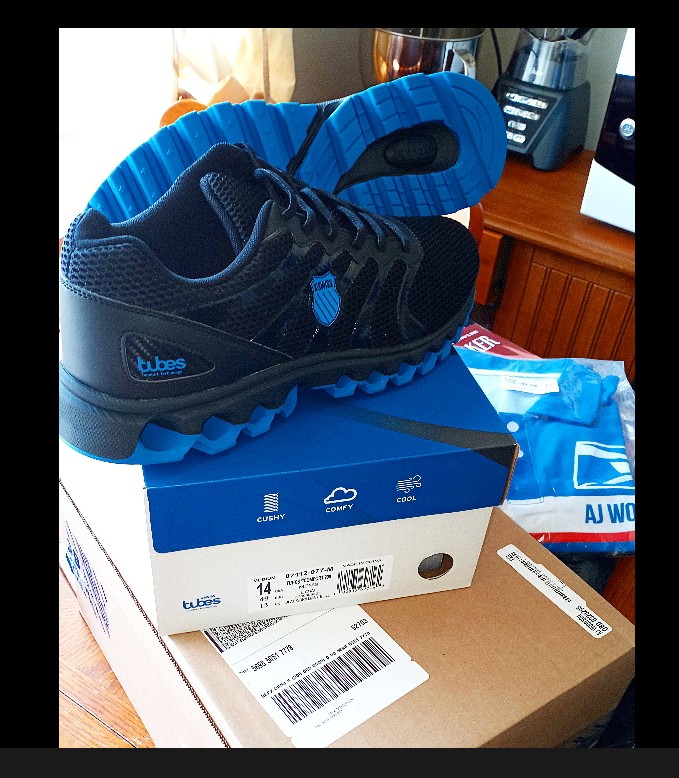 AJWoodson's tweet photo. (Before I Mow this Lawn) and 7,000 other things on my #OnlyDayOff 

#NewArrival 
#BreakingNews
To my Postal @DrScholls #BlackandBlue Collection
@KSWISS
(Will they match @adidas
@MLOshoes standards?)

#ShoeHead #SneakerFreaker #ShoeGame 

#USPSLife 📬
#AJWoodson #SpringfieldIL https://t.co/nFZvPi9xCv
