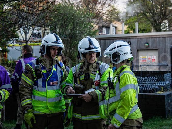Beth_Anderson21's tweet photo. HIWFRS exercise last night, IBE! Thanks WM for being IC, my CM for being great support, one for being ECO in difficult times and one for running around like a maniac! Plus my colleague Josh!Thank you @Hampshire_999 for the pictures! #learn @train #experience #hiwfrs #hfrs #totton https://t.co/HdFQm2ycYA