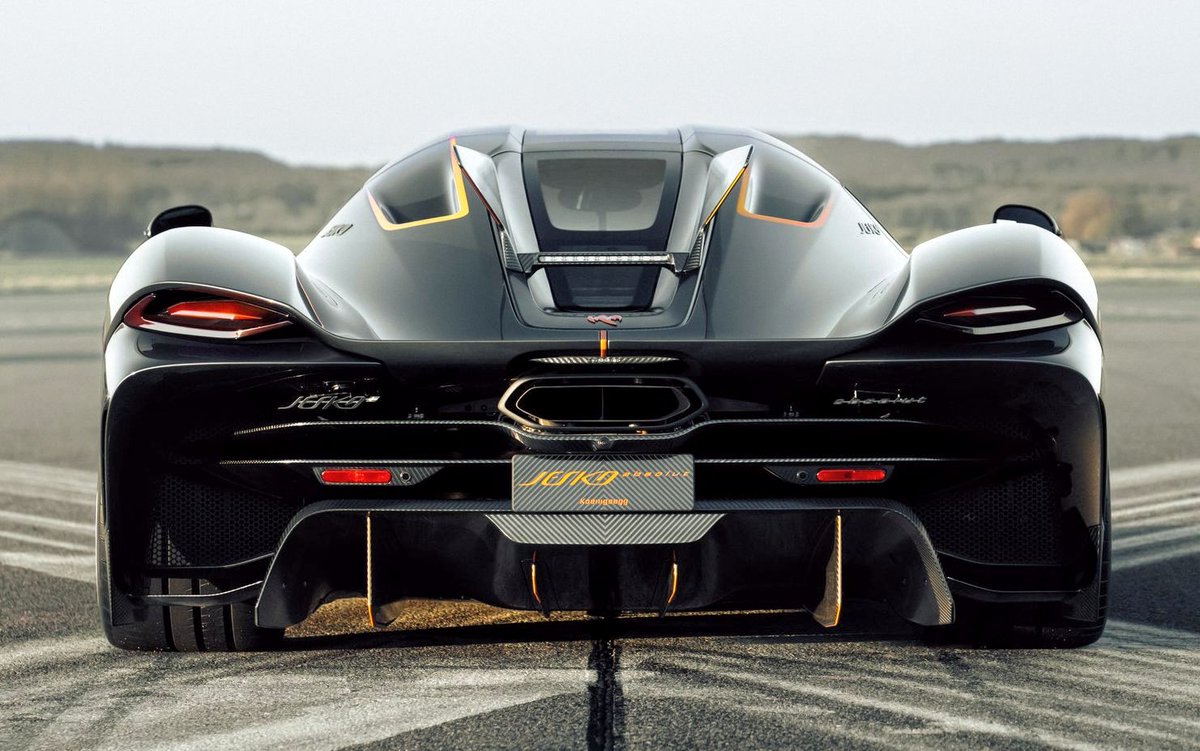 PlacaDosCarros's tweet photo. Koenigsegg já produziu o primeiro protótipo do Jesko Absolut (versão com menos itens aerodinâmicos), agora é esperar os testes para confirmar a velocidade máxima teórica de 330mph (530km/h). #Koenigsegg #KoenigseggJesko https://t.co/Qsn7XkDO9g