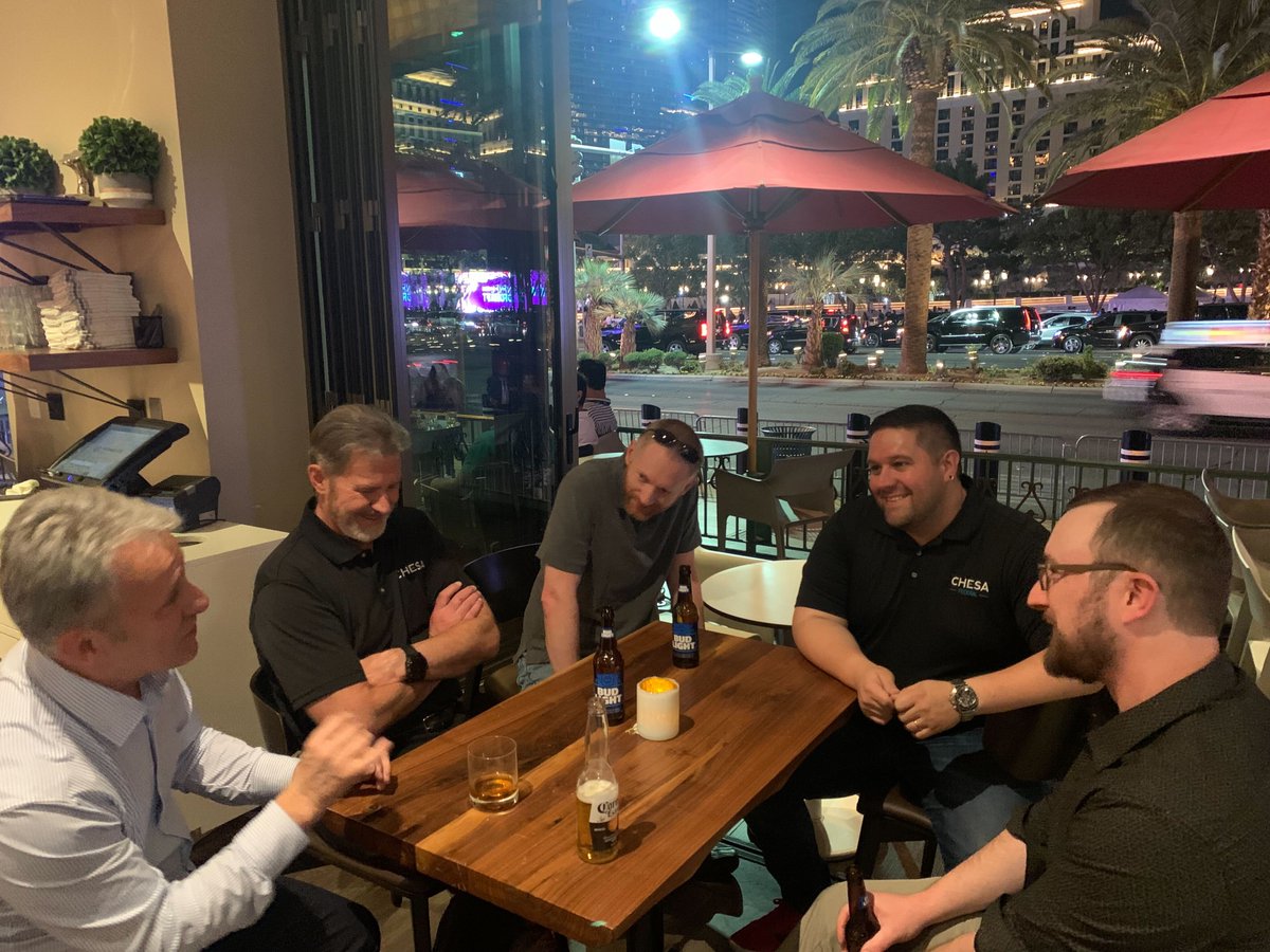 ChesaPro's tweet photo. Our solutions architects work HARD! Great to see the team throwing a few back in Vegas after a very long day at the @NABShow 

#solutionassessment #solutionarchitecture #solutionarchitect #solutionarchitects #systemintegrator #systemsintegrator #systemintegration #team #work https://t.co/cEhdgyCwQe