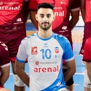 cvemevelugo's tweet photo. 🇪🇸🏐
Mario Dovale cóase na lista da Selección 🇪🇸 para preparar a liga Europea 2022.
Ao líbero súmanse o seu irmán, Javi Dovale como preparador físico e o noso ex-xogador e #loitador 4ever Chema Giménez @chemagimenez7 .
Parabéns a todos!! 👏👏👏
❤💙🏐💪 https://t.co/RBEVUz5R6p