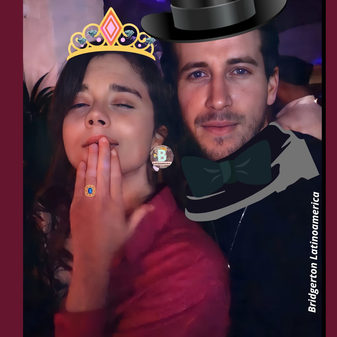 BridgertonLati2's tweet photo. Lady Crane disfrutando de una velada en compañía de su esposo 🌿🌸 

#Bridgerton #bridgerton2 #BridgertonNetflix #bridgertonspoilers #Agroboy #ASirPhilipConAmor #ElVizcondeQueMeAmó #SirPhilipCrane #EloiseBridgerton #LadyCrane 
#RomneyHall #Botanico PhilipCrane https://t.co/hiKAxtChJP