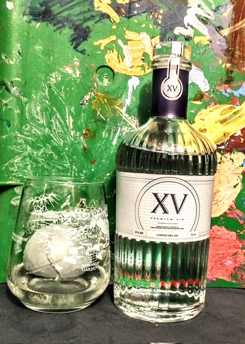 leahtheminx's tweet photo. As a firm believer in a great Gin only needs a lump of ice to make it sing, newest purchase from @ChewDistillery definitely rings true.

Loved it in the shop &amp; even nosing this at home is a joy.

The Deco bottle &amp; label design are at odds with the fact it's a rugby club Collab 😍 https://t.co/eYwBrAcLLP