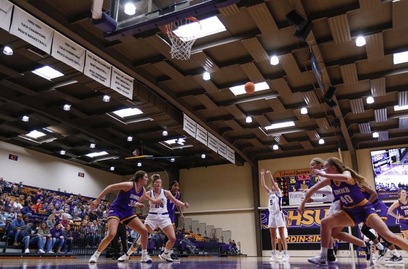 britt_schnabel's tweet photo. thank you basketball &amp;&amp; hsu, you will always hold a special place in my heart… 💜✨💛 https://t.co/oEpM9gA9Z1
