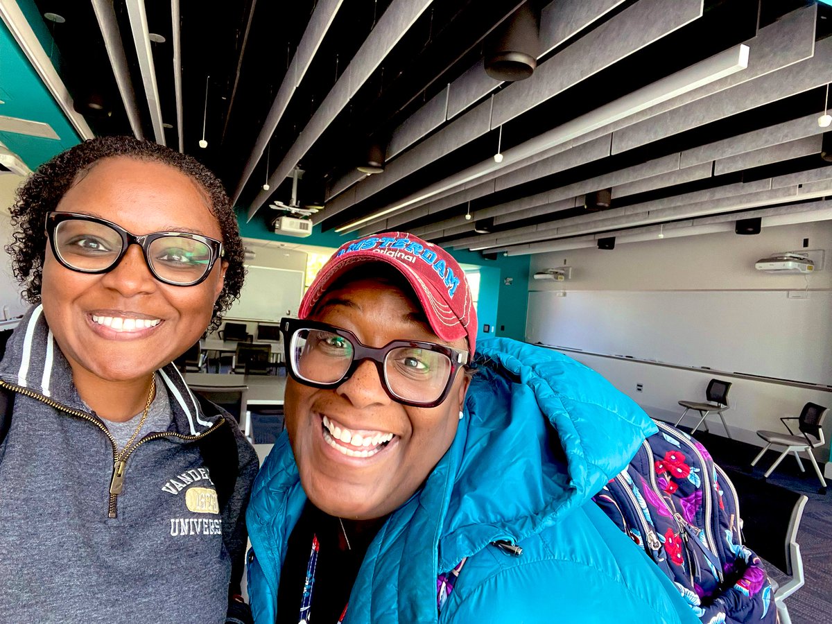 Back from #AERA22 and I want to thank @vupeabody EDUC 3280/7190: Planning and Assessment Strategies for Equitable Teaching! Such a joy to learn from and with y’all and the #goat 🐐 aka @profnicolej this spring semester <3 #AnchorDown #TA #phdlife #phdvoice @VanderbiltU @VandyGSC