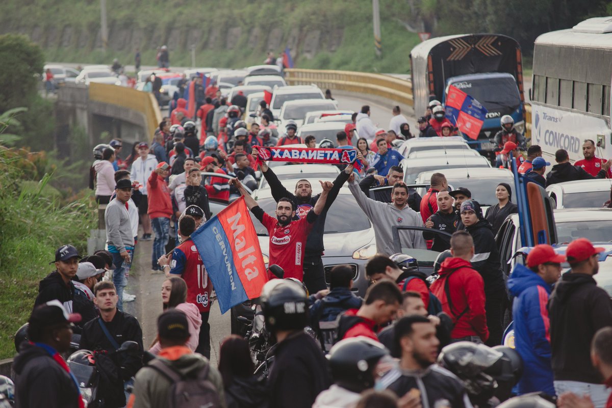 DIM_Oficial's tweet photo. [🛣❤️💙] El que arrastra gente sin compasión… 🎶🎵
#CaravanaPoderosa
#MásFuertesJuntos ✊ https://t.co/S099sp0qsm