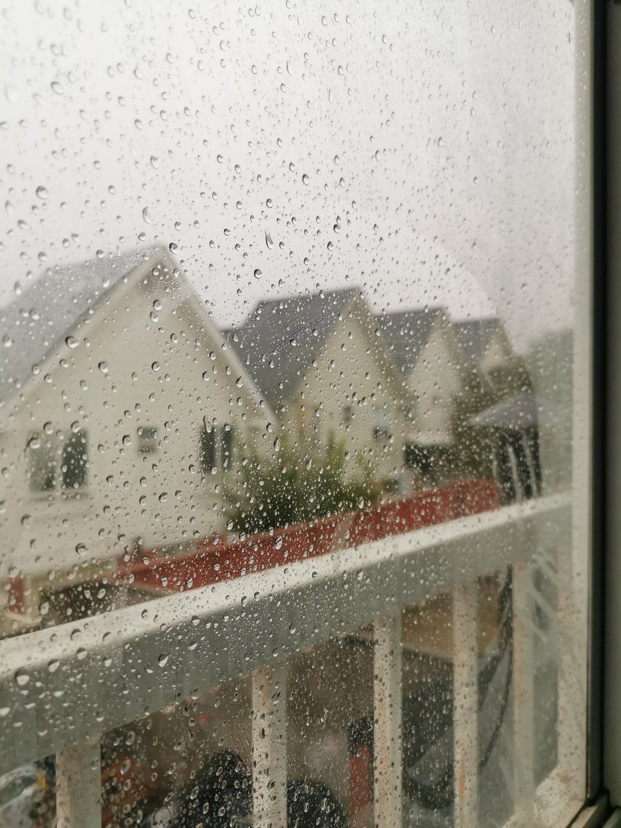 cemm0502's tweet photo. Bendita lluvia https://t.co/jiFmuEW8IC
