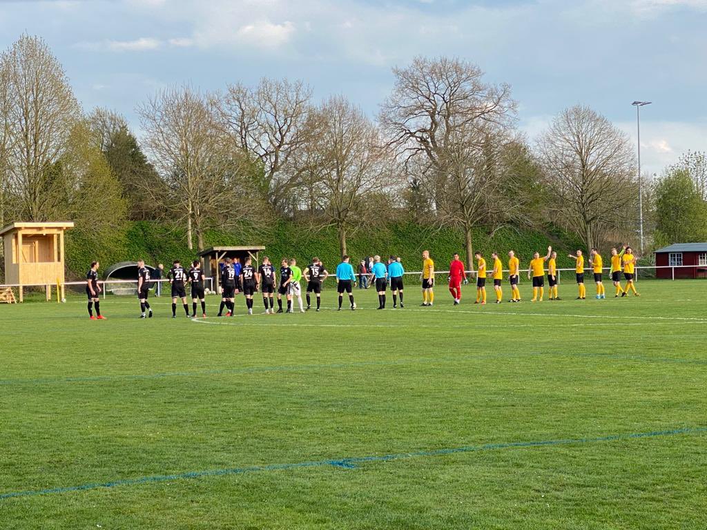 rollenderhsvfan's tweet photo. Flens -Cup Achtelfinale: SC Rönnau 74 gegen TSV Pansdorf (0:3)
#fussball #flenscup #achtelfinale #scrönnau74 #tsvpansdorf #kleinrönnau #tonhus #dienstag #naturrasen #charity #teamdoppelpass #schatten #sonne #wolken #bilder #fotos #groundhopper #groundhopperapp #futbology https://t.co/fD2VPbxXxl