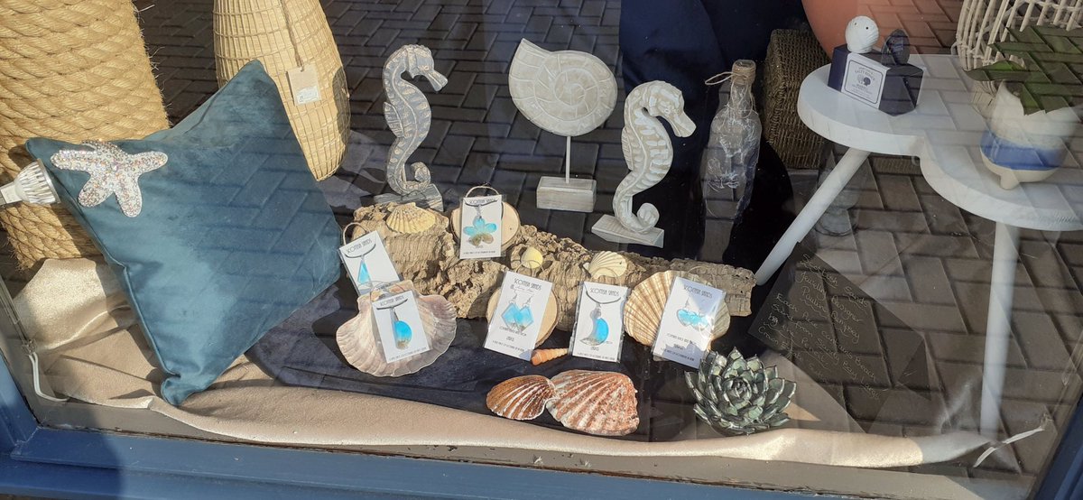 Scottish Sands (@ScottishSands) on Twitter photo 2022-04-26 20:57:19 Absolutely delighted to announce that we’ve supplied more coastal jewellery pieces containing sand from #SandyBay in #Largs to #CoppernutByTheSea in Largs.
Huge thanks to Siobhan for her continued support and we wish her every success.
#CraftBizParty #MHHSBD Absolutely delighted to announce that we’ve supplied more coastal jewellery pieces containing sand from #SandyBay in #Largs to #CoppernutByTheSea in Largs.
Huge thanks to Siobhan for her continued support and we wish her every success.
#CraftBizParty #MHHSBD