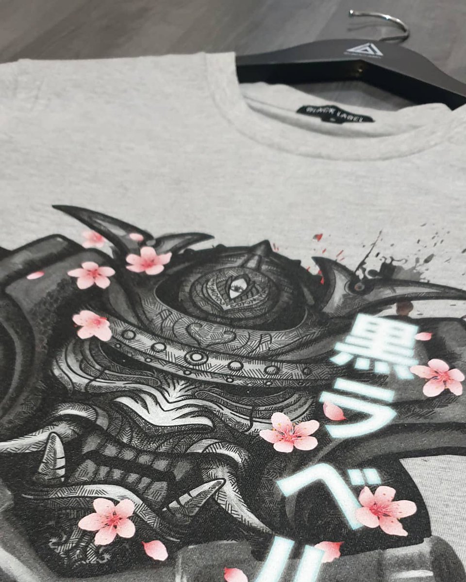 Blklabel3's tweet photo. Samurai Hoodie / Samurai Sweatshirt / Samurai Tee - soon available on @cryptocomnft, high quality, unique garments that come with your #NFT #wearablenfts #nonfungibleclothing #crofam
We are exclusively on @cryptocomnft and now take @cryptocom pay! #cdcpay #cdc #cro https://t.co/mGyCGW5MB4