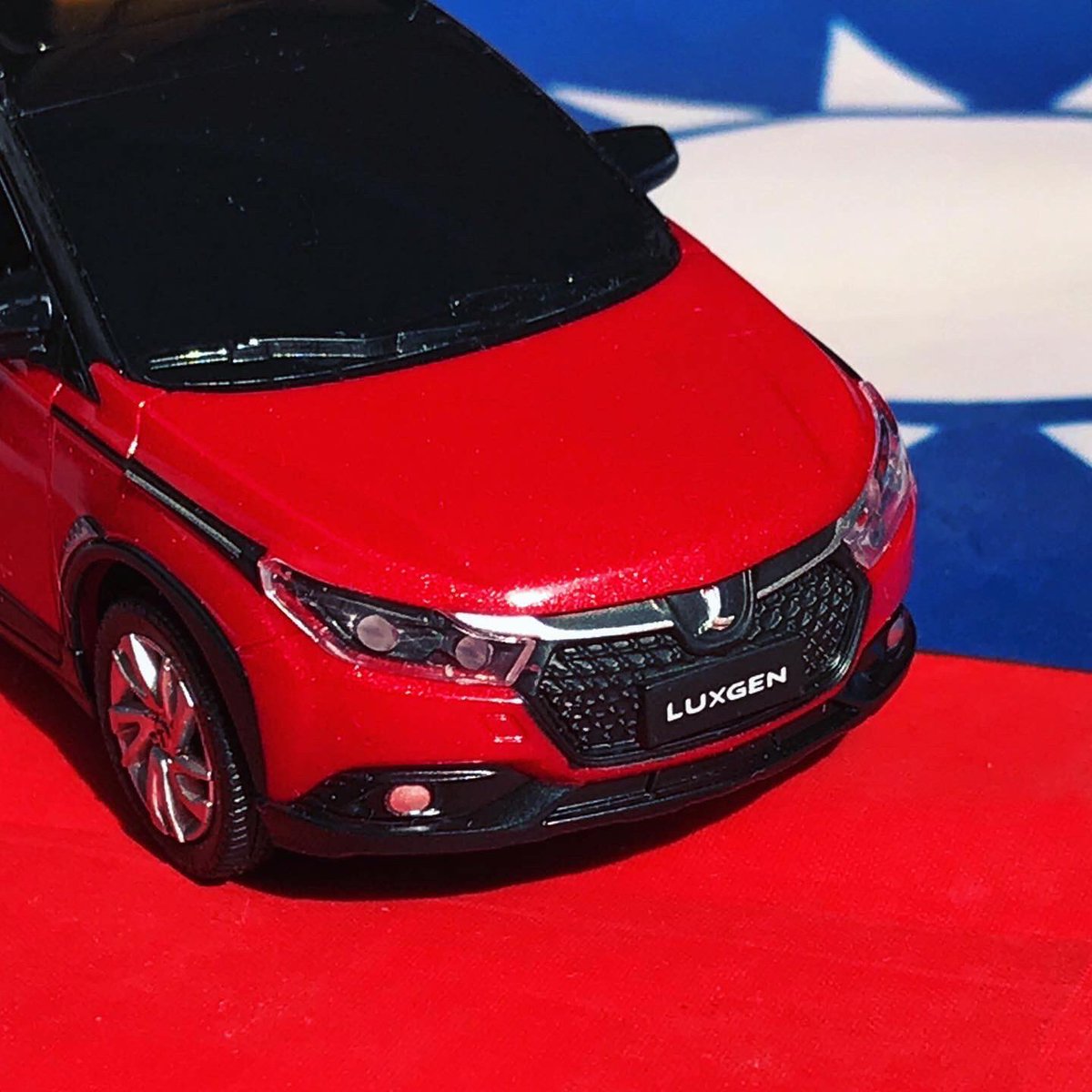 RiveraNotario's tweet photo. #Luxgen is a carmaker from the independent and democratic #Taiwan! 🇹🇼When I found this 1/43 model I had to get it, even though it’s plastic and has no interior. It is a Luxgen U5, and it came in a promotional box, probably for dealerships in Mainland China https://t.co/5lWE4ELLly https://t.co/A31x48QGEf