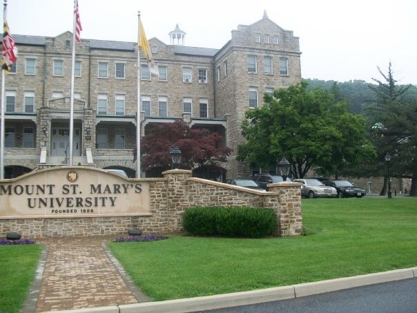 SAGEScholars's tweet photo. Welcome to #TourTuesday! Mount Saint Mary's University provides the resources to their students to ensure success. Check them out: https://t.co/1n3H94L6vI #msmunstoppable https://t.co/TgJpb22jwV