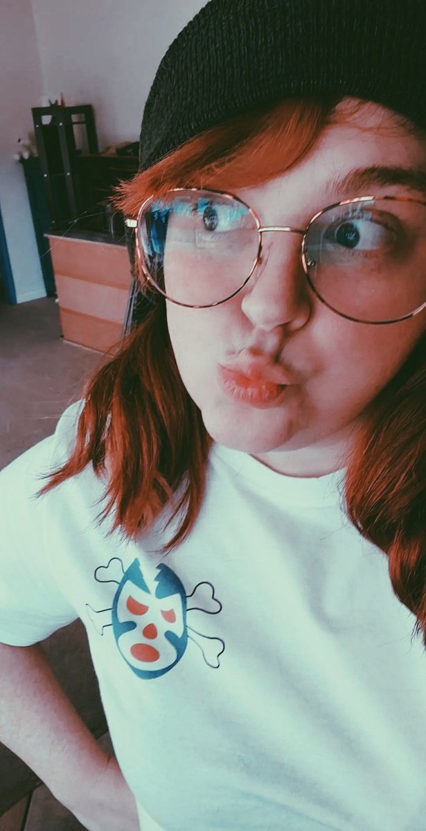 thekittenspaw's tweet photo. Can say this is one of the most comfy shirts I own and @IndyWaters is a great show!!! https://t.co/RZNMNOCnsN