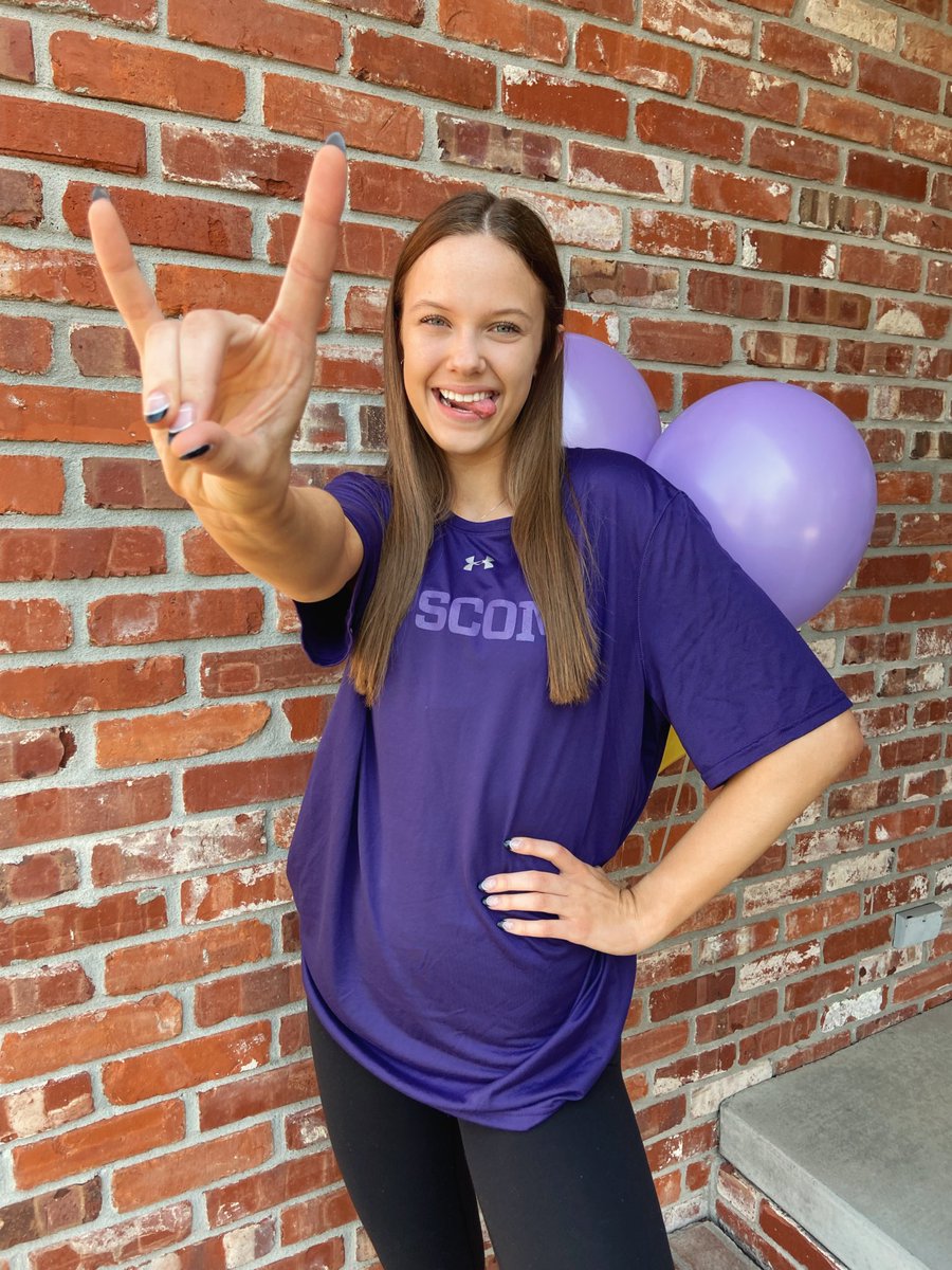 FuchsBrooklyn's tweet photo. I’m blessed and excited to announce my commitment to Lipscomb University to further my academic and athletic career playing D1 volleyball. Thank you to all of the amazing people that have made it happen ! #HornsUp #LUV 💜💛 https://t.co/kK4bzSzGqD