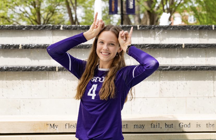 FuchsBrooklyn's tweet photo. I’m blessed and excited to announce my commitment to Lipscomb University to further my academic and athletic career playing D1 volleyball. Thank you to all of the amazing people that have made it happen ! #HornsUp #LUV 💜💛 https://t.co/kK4bzSzGqD