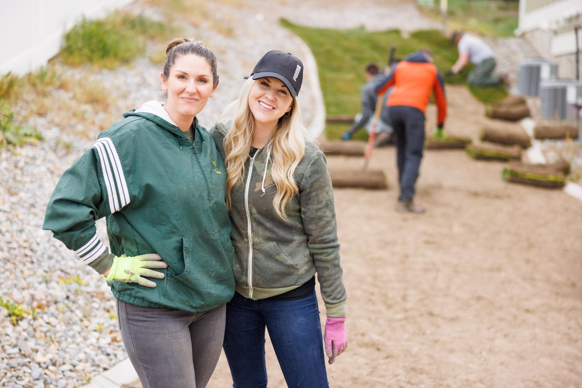nuskin's tweet photo. Since the beginning of #NuSkin more than 30 years ago, we’ve been inspired by and grateful for the resources our planet offers. On #EarthDay, we celebrated our planet with five different projects helping to clean up and lift our local communities.
#Sustainability #ForceForGreen https://t.co/pptXVmBzd7