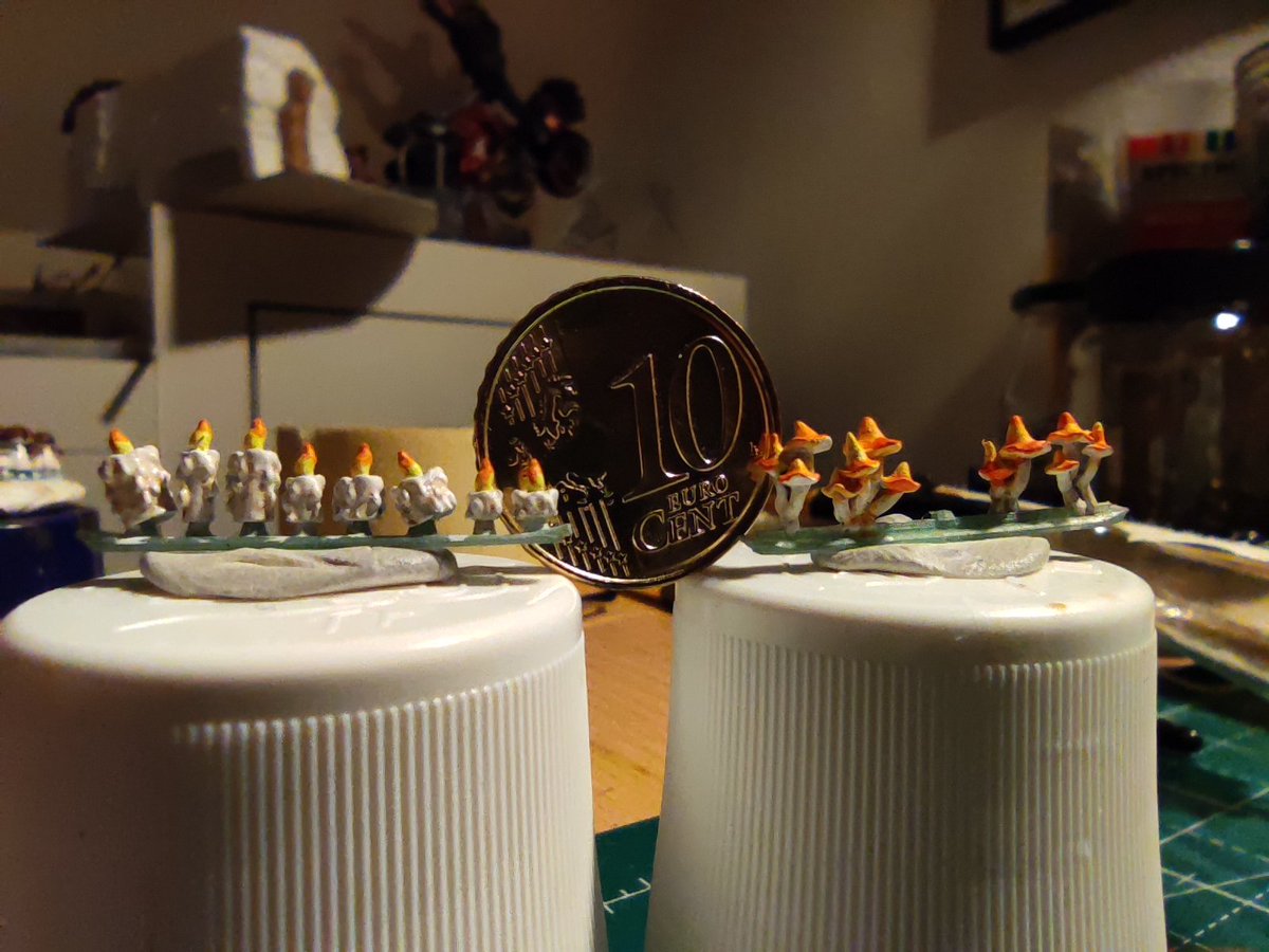 LuzisMedienecke's tweet photo. Ich glaube ich muss nochmal verdeutlichen WIE klein und fein das ist. Bin immer wieder begeistert und beeindruckt. #ttrpg #dungeonsanddragons #3dprinting #minibasing https://t.co/3yQidFnJgg