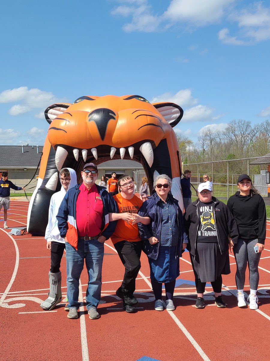 Congratulations to Ella Nagel, Mozen Shalash, and Josh Wegener on their Senior Night for Unified Track! Forever Go Tigers!