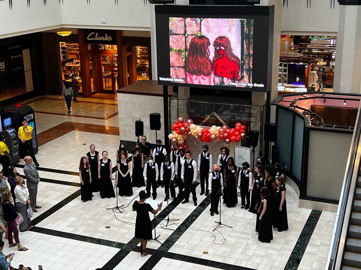 Duvall_LeadHawk's tweet photo. Check out @DunbarToiya and our @ligonmiddle Chorus showing off their vocal talents!Great Job Little Blues 👏🏽 https://t.co/QfB8sVqvEr