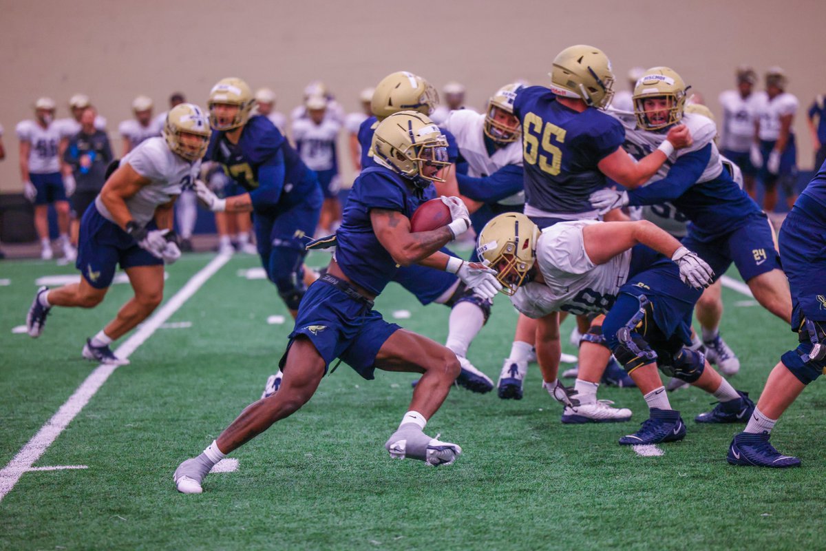 Under Construction 🏗🦺🚧 

Phase ✌🏻… Week 5️⃣

Always ⏰ to COMPETE 😤😤😤

ZipEmUp 🔵🟡🦘🏈‼️