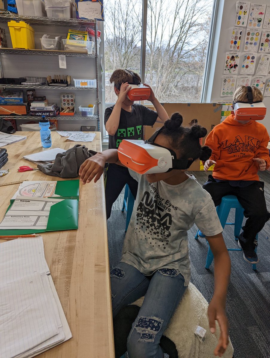 MrsRindfleisch's tweet photo. Thank you @archambo_meegan for guiding our Scientists through this VR experience! @TosaUnderwood https://t.co/ZMz9wE6oXc