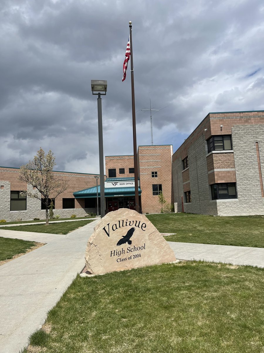 Huge thank you to HC Lane Coffin <a href="/VfFootball/">C-hill</a> for the hospitality! Had a blast talking with your guys. I showed up on the perfect day with the guys doing power clean maxes! Thank you again!