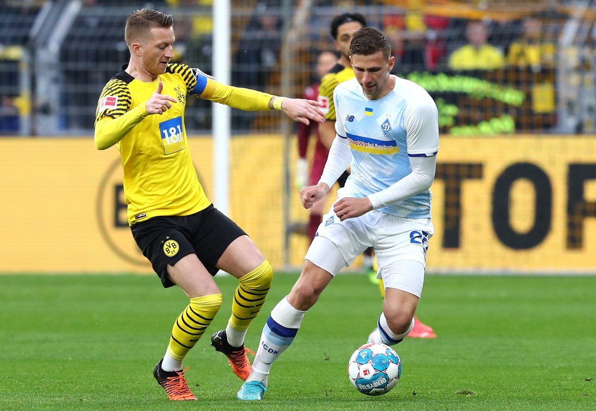 schwatzgelbde's tweet photo. Mit 2:3 verliert der #BVB das #StandWithUkraine️ Benefizspiel gegen Dynamo #Kiew. Eine Niederlage die man in Anbetracht einer Spendesumme in Höhe von 400.000 € wohl locker verschmerzen kann. 😉 Hier sind unsere 📸 zu #BVBKiew. #StopWar https://t.co/UQtd85yX86