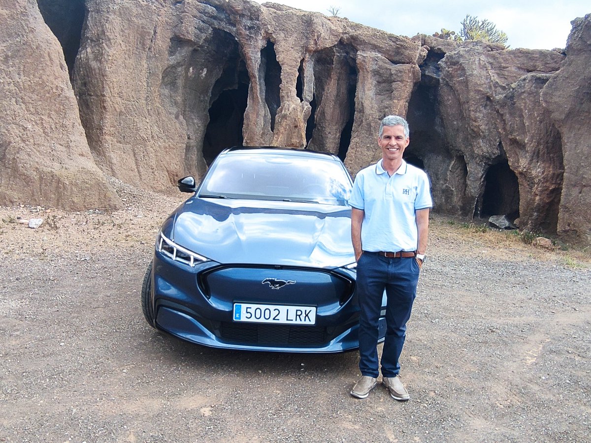 britoprensa's tweet photo. #Cómodo, #espacioso, #alegre, #racing, #relajante , uno de los pocos adjetivos que me vienen a la mente para definir las sensaciones que me transmitió este #Ford ¿Quieres saber como fue la prueba dinámica con el Mustang eléctrico?➡️https://t.co/9JqZSQ6oa6 https://t.co/7L73uJfpLz