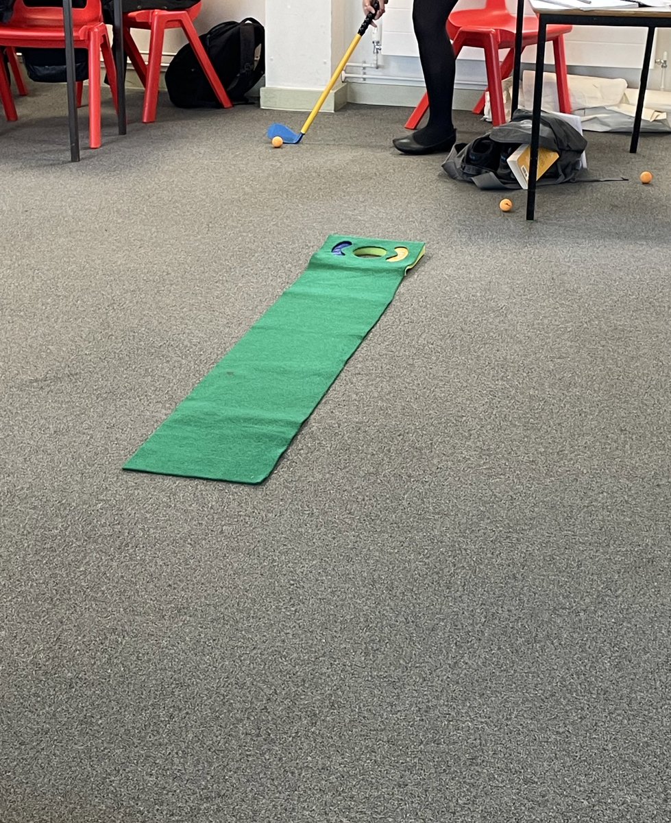 A level classroom practical today, testing the impacts of social facilitation. Practically Augusta with those hazards! #physed #pechat #alevelpe