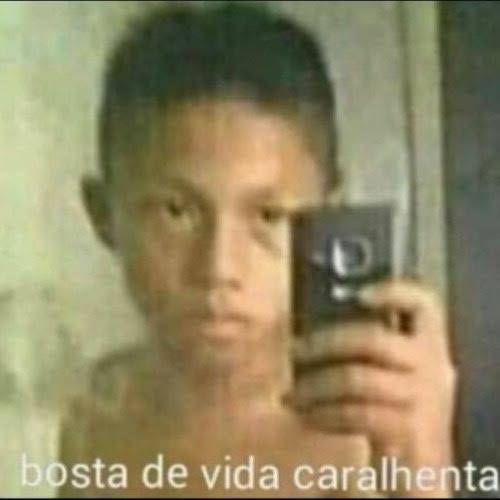 Frases aleatórias em baixa qualidade tweet media