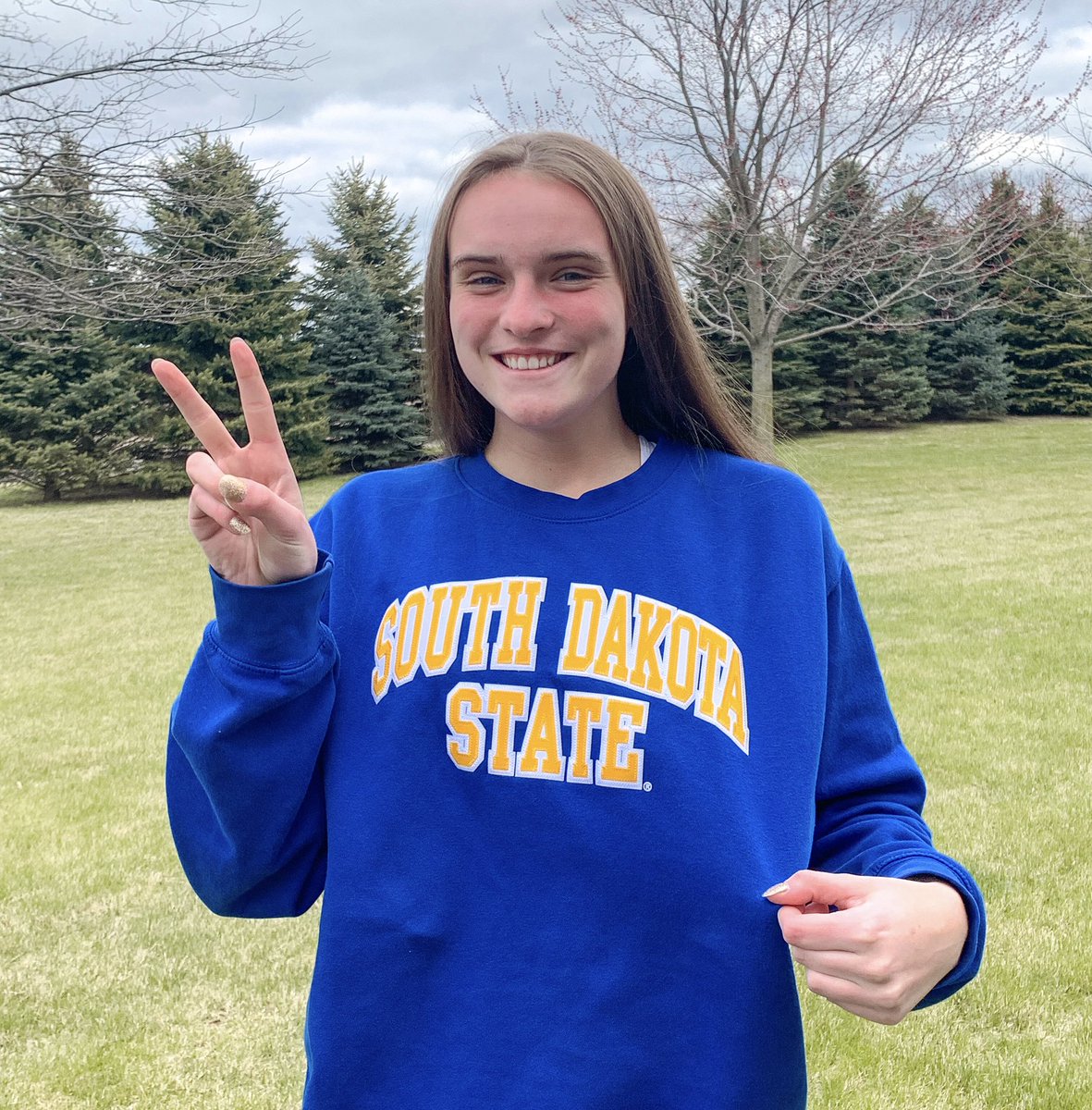 SylvieZgonc's tweet photo. I am super excited to announce my verbal commitment to South Dakota State University to play Division 1 volleyball and further my academic career!!! Thank you to everyone who has helped me become the player I am today!! #gojacks 🐰💙💛 https://t.co/Gkl30AIoFc
