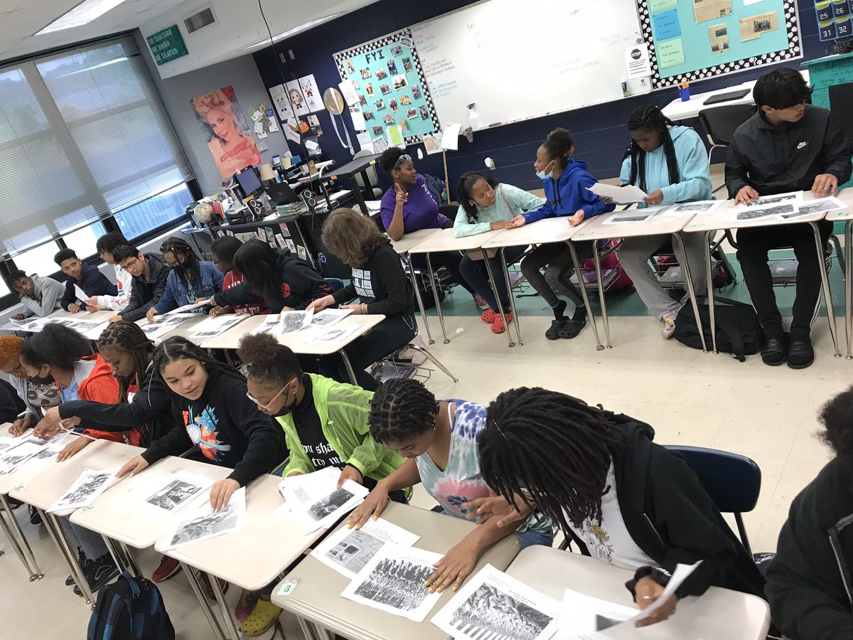 CCHSPsych's tweet photo. 1. Students created visual timelines of the Holocaust
2.Groups were assigned to pick 10 pictures that were either the most political, social, and economic. 3. Groups compared the new timelines to determine the most devastating effects. Thanks @HolocaustMuseum for the resources! https://t.co/L2oHYcSJtN