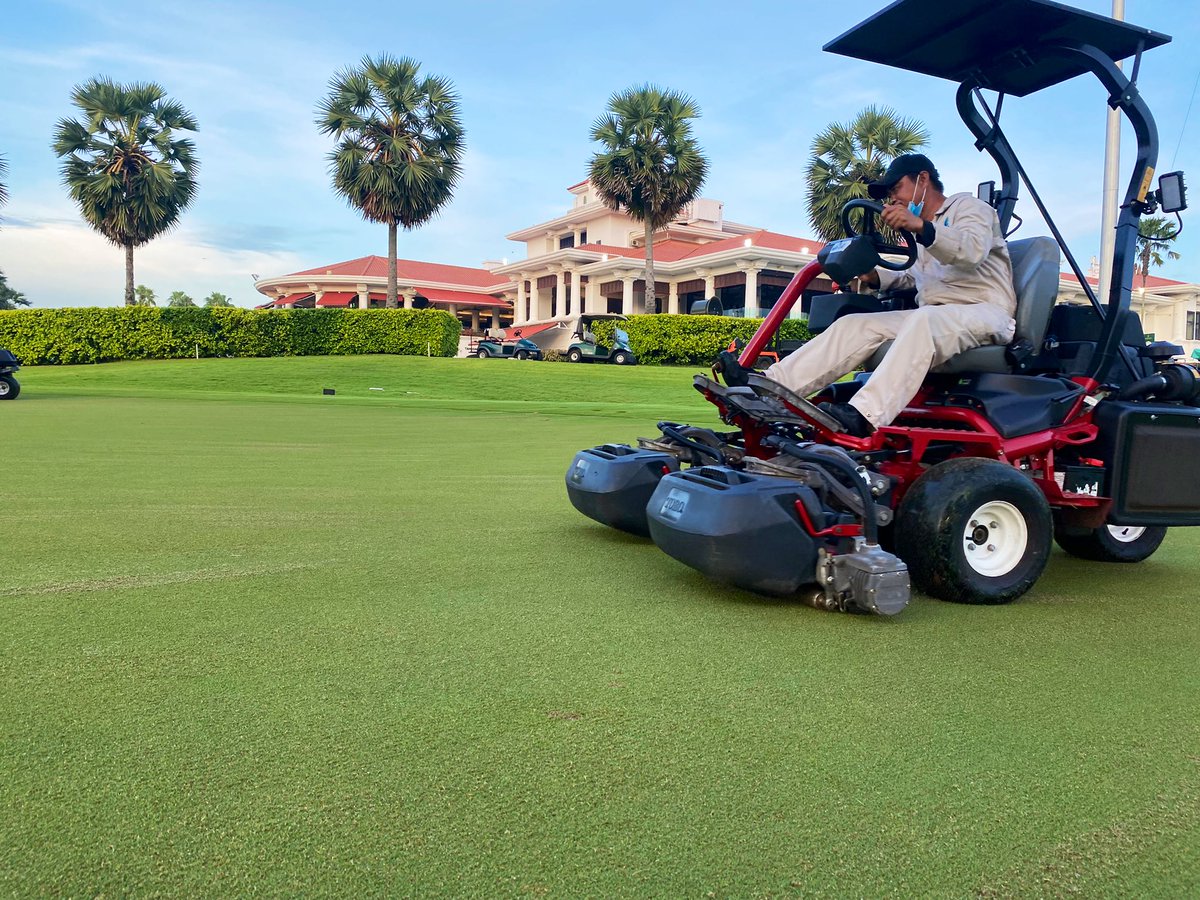 RThompsonTurf's tweet image. Light verticut on greens