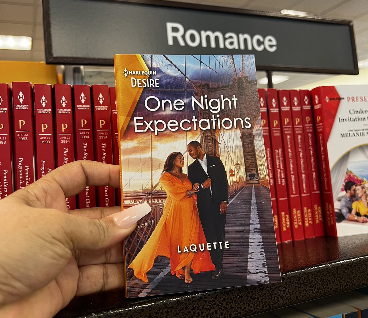 #NewRelease #InTheWild

⁦@LaQuetteWrites⁩ ‘s May #HarlequinDesire showing off in B&N 😀😀

⁦@HarlequinBooks⁩