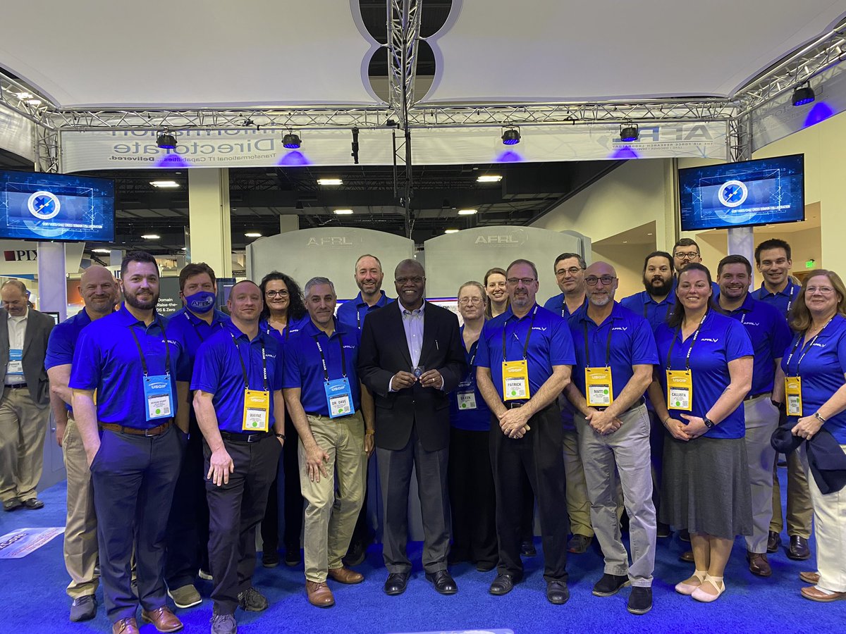 USW_IntelSec's tweet photo. (3/4) It’s no secret that when the government joins forces with academic and industry partners, we’re able to think smarter, act faster, &amp; collaborate more efficiently on hard problems. Their thought leadership and innovation is invaluable! #GEOINT22 https://t.co/U6kHvzZMtt