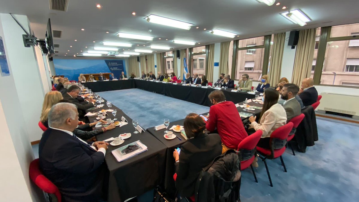 tcentrerios's tweet photo. @diegoluciolara participa del Encuentro de trabajo de la Red Federal de Control Público que se realiza en @sigenarg https://t.co/LRuxw8szaI