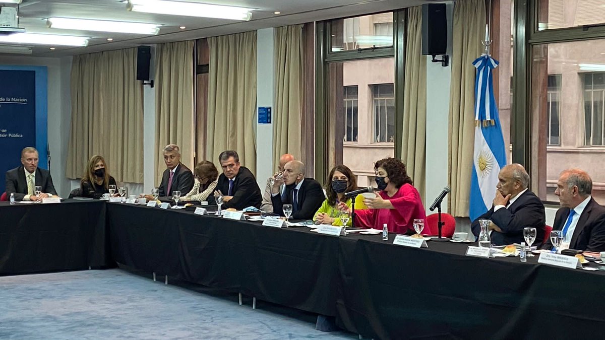 tcentrerios's tweet photo. @diegoluciolara participa del Encuentro de trabajo de la Red Federal de Control Público que se realiza en @sigenarg https://t.co/LRuxw8szaI