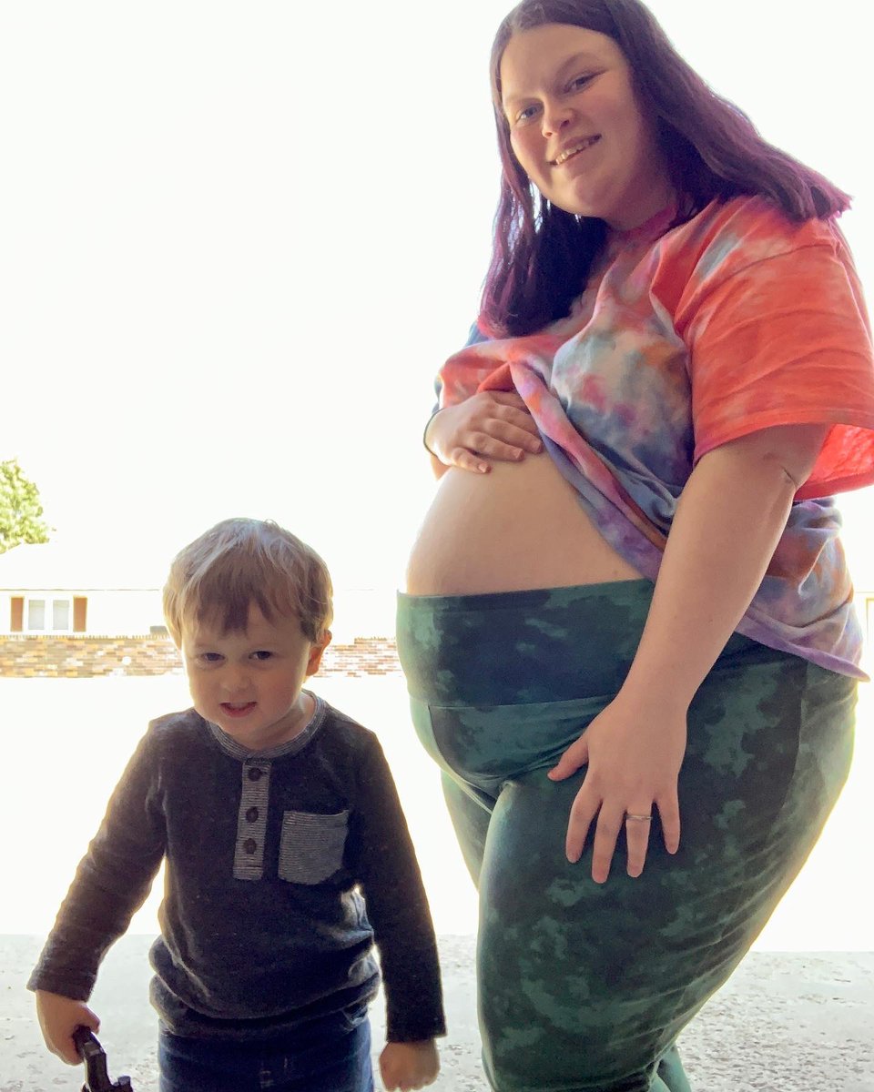 BosmaDiAnna's tweet photo. I’ve always been really self conscious about my pregnant belly because you never see pregnant plus sized women on social media. Well today I’ve hit my 3rd trimester and I’m proud of what my body has done twice now! I can’t wait to meet you baby girl 💗 https://t.co/mNE8qSb5zy