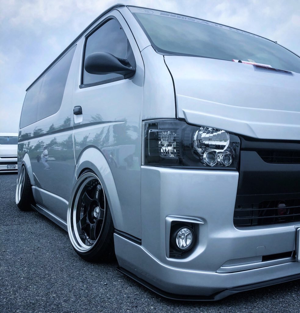 sad_custom_jp's tweet photo. DAISY HIACE
カスタムを知りつくした者だけが辿り着ける領域〝やってるシンプル″
シンプル仕様でも他と違うオーラを出せるのはS.A.Dカスタムだけ‼︎
お仕事車に！ファミリーカーに！トランポ仕様に！さぁデイジーで出かけよう‼︎
@sadcustomjapan https://t.co/S8o0RCrtv3