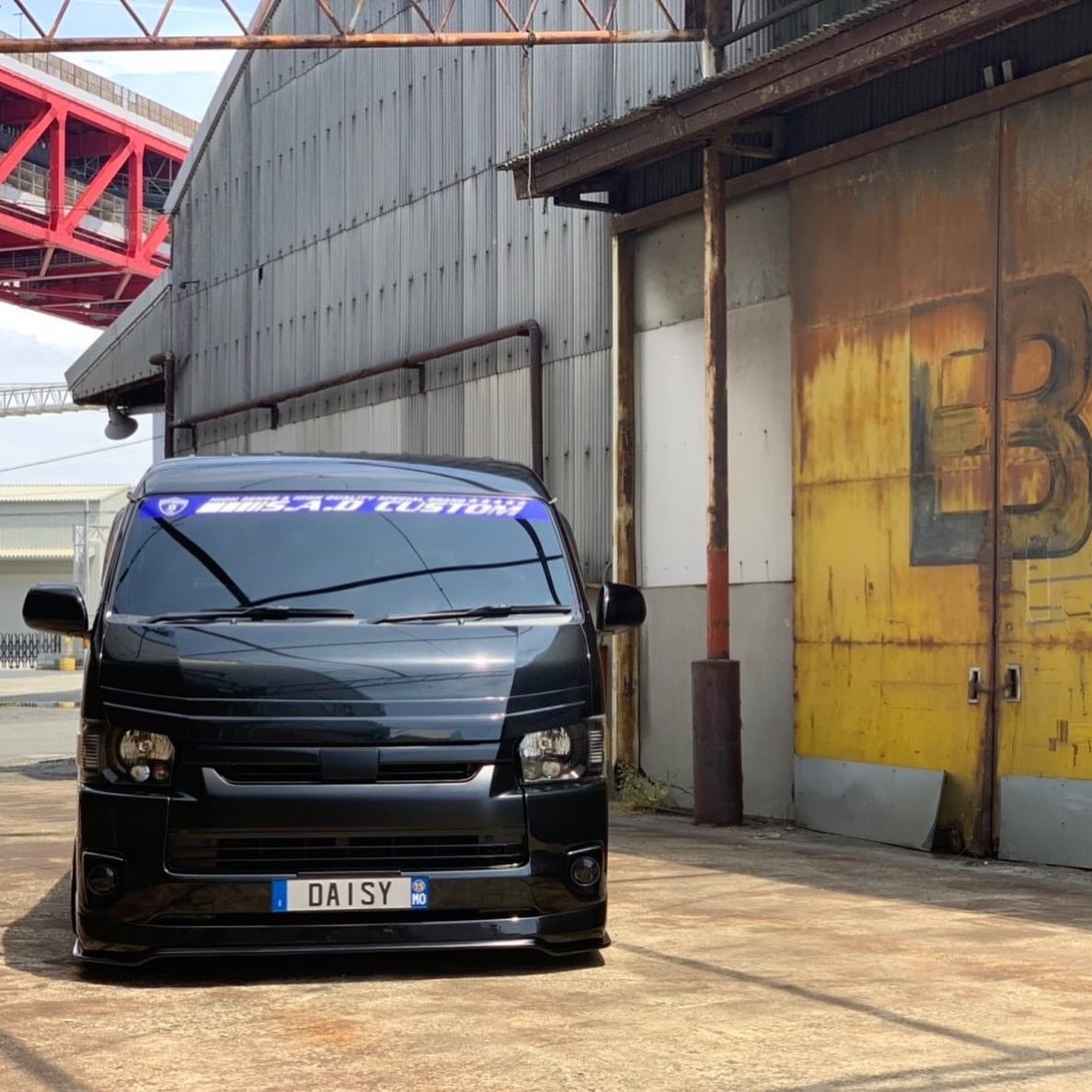 sad_custom_jp's tweet photo. DAISY HIACE
カスタムを知りつくした者だけが辿り着ける領域〝やってるシンプル″
シンプル仕様でも他と違うオーラを出せるのはS.A.Dカスタムだけ‼︎
お仕事車に！ファミリーカーに！トランポ仕様に！さぁデイジーで出かけよう‼︎
@sadcustomjapan https://t.co/S8o0RCrtv3