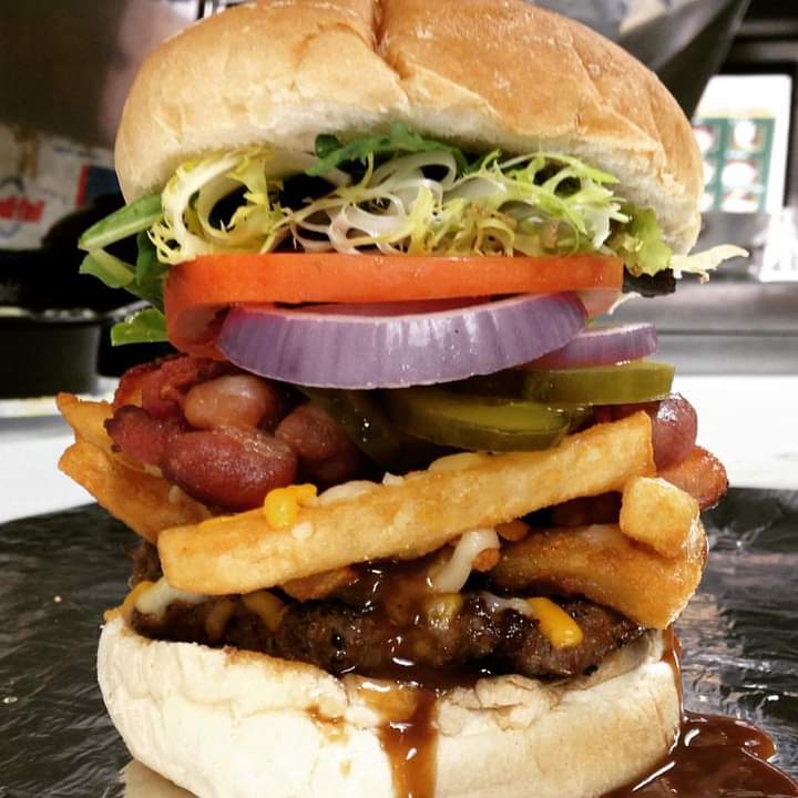 MediMeal's tweet photo. @OverDrive1050 @odognine2 I'll come in and make you guys my #PoutineBurger with #Gravy 
Just let me know https://t.co/wRmObnmV7Q