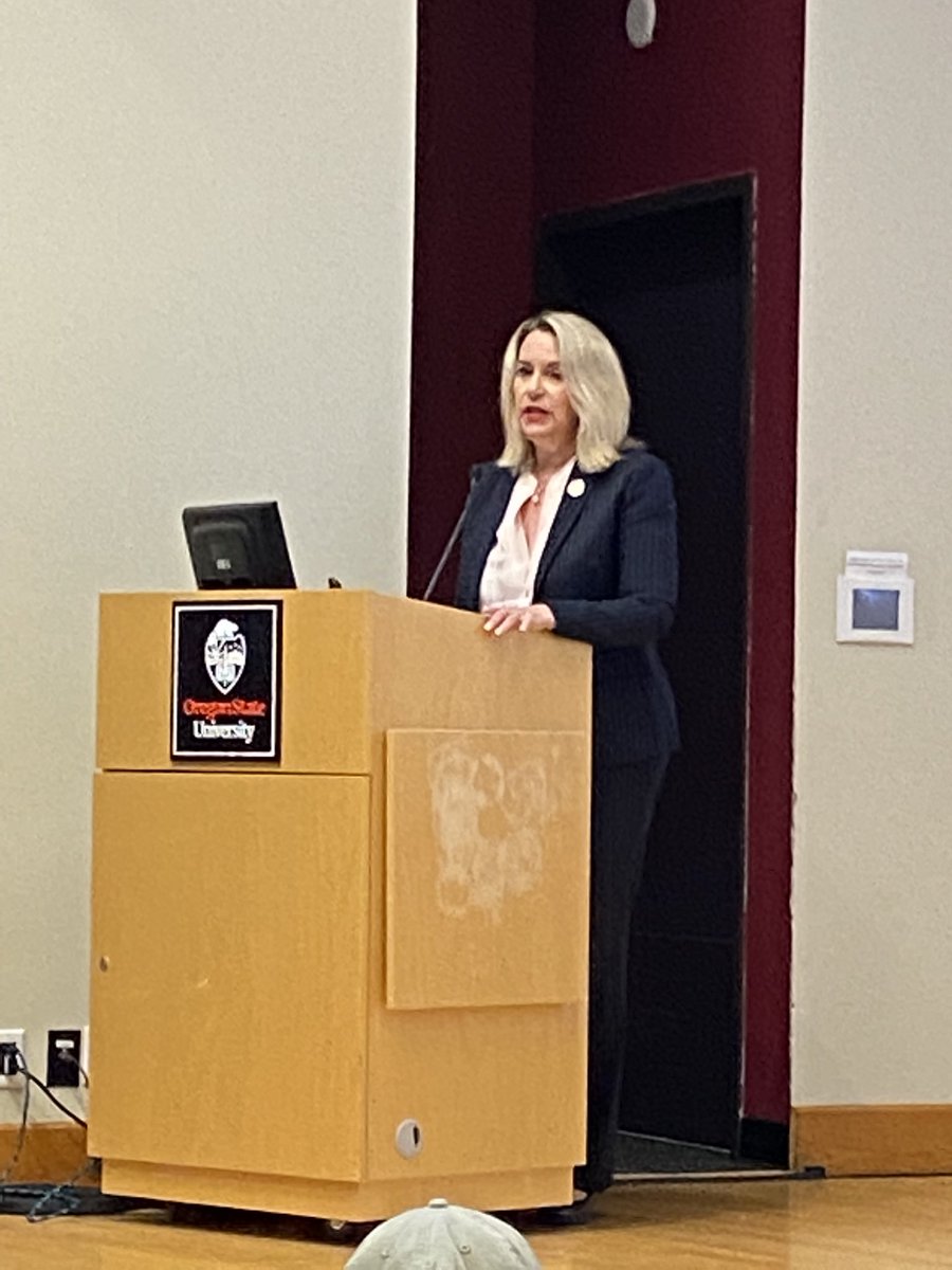 oregoncorkdork's tweet photo. Learning a ton (pun intended) at the @OregonState &amp; Oregon Wine Research Institute 2022 Grape Day! https://t.co/dN2JusGNUk