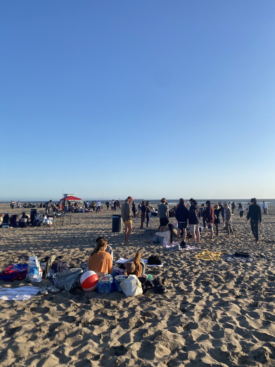 nyuprograminla's tweet photo. Dockweiler Beach Bonfire 🔥

@nyuniversity @nyuglobalprograms @nyustudentlife @bostonuniversity @columbiachiago 

#dockweilerbeach #bonfire https://t.co/u9UPsGKWnE