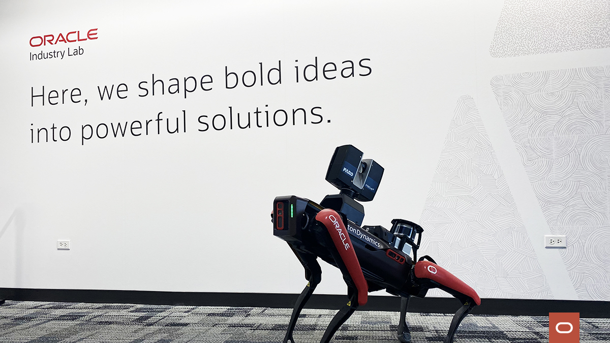 Oracle's tweet photo. Thanks for joining us as we explored the brand new #OracleInnovationLab! https://t.co/G097sjcTf6