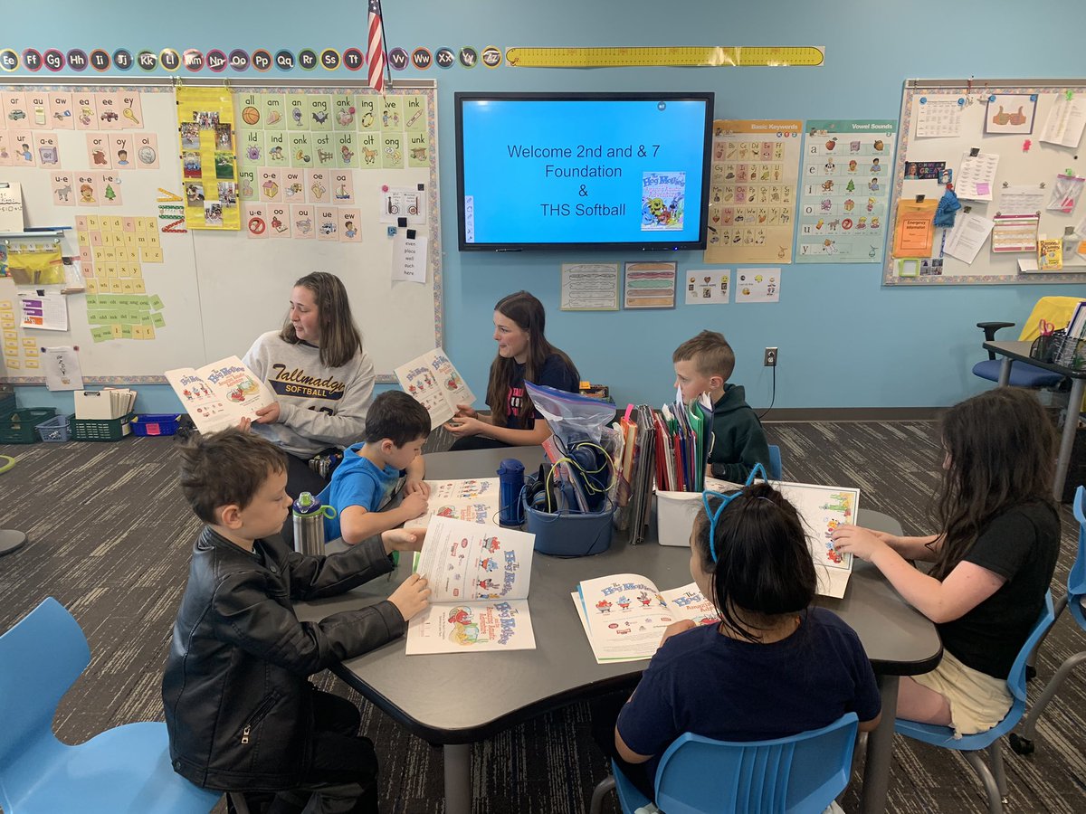 MrsDoveTES's tweet photo. Thanks @secondandseven @jbezbatchenko and THS softball players for reading to us today! See you next week! https://t.co/Lq2mYgN4ZB