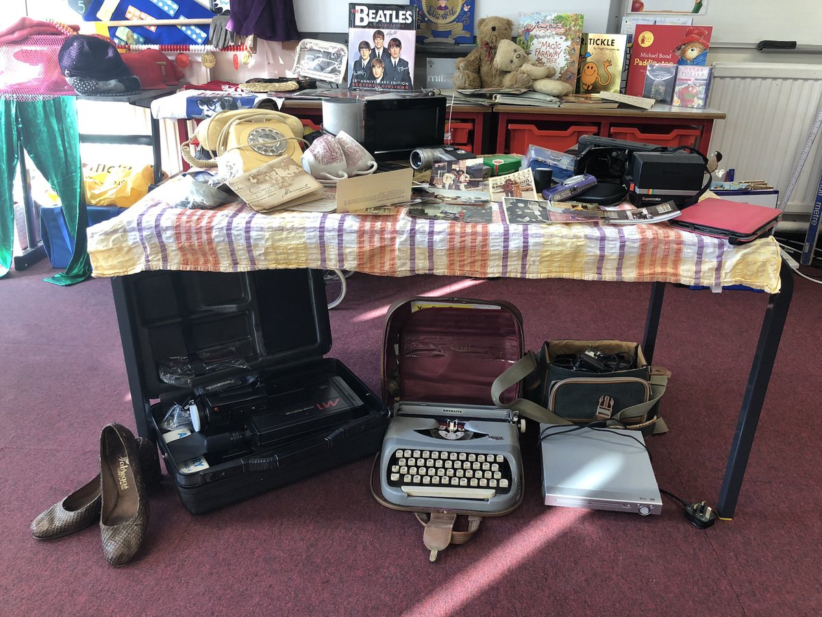 CastlePark_Cald's tweet photo. What an amazing start to the new term and new topic. Y3 are already inspired by ‘The Queen’s Decades’. Class museum, dressing to impress, human timeline, dancing The Jive and choosing our favourite song from ‘Now32’ just for starters! @EAS_Humanities #enjoymentinlearning https://t.co/9ZXVfzo9oy
