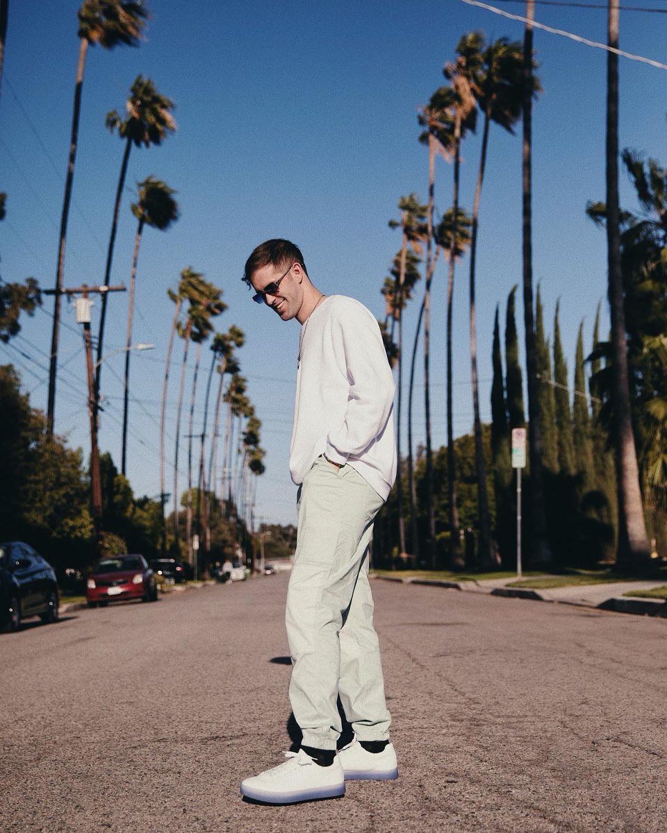 DTBMuzic's tweet photo. And now back to working on my album…

📷: @DawnKingston 

https://t.co/J6azIkkiij https://t.co/cZnRJwz3Uj